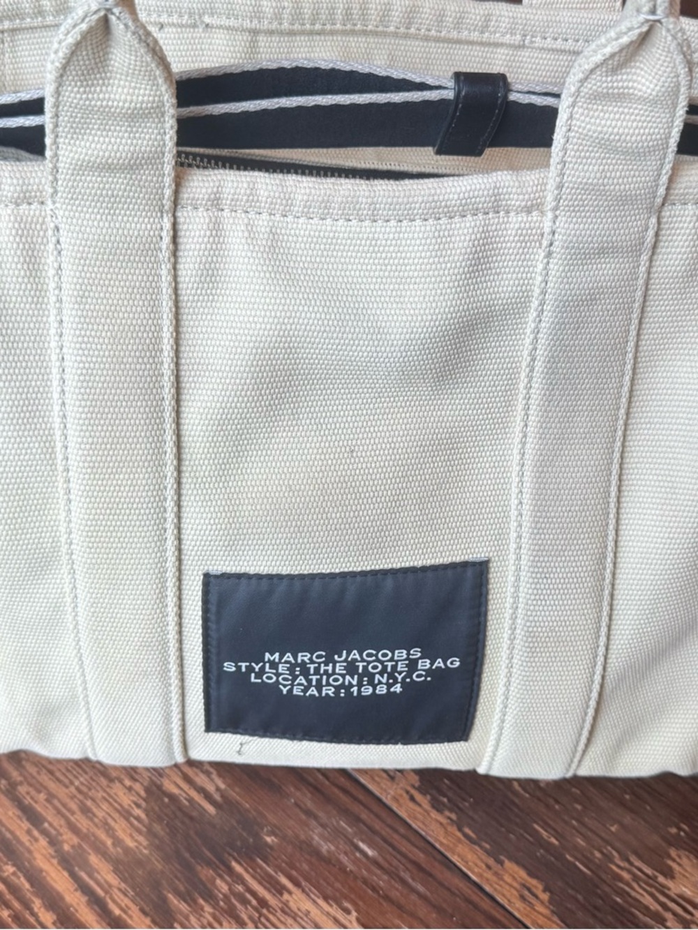 Marc Jacobs Cream Canvas 'The Tote Bag' with Black Logo - Picture 7 of 13